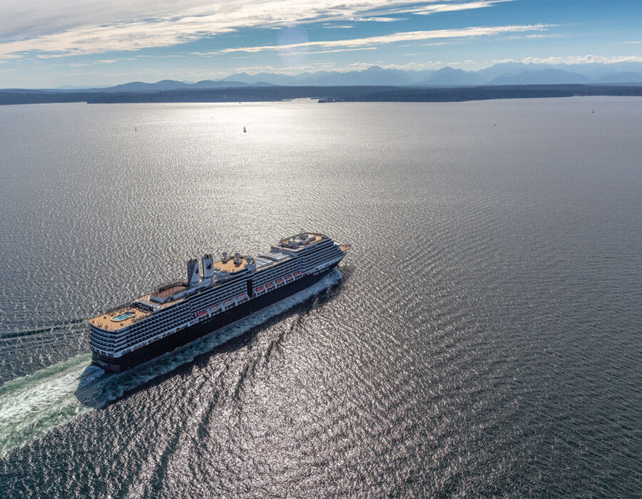 Holland America Nieuw Amsterdam Cruise ship